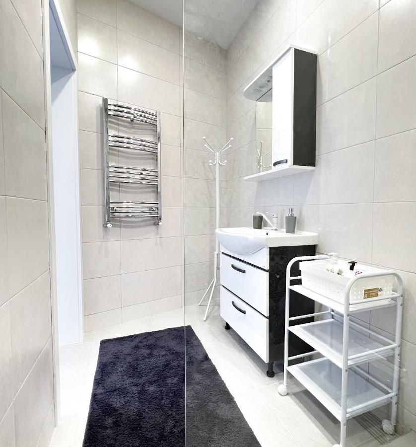 Dendrarium Park, 1Bd Apartment With Living Room Chisinau Exterior photo